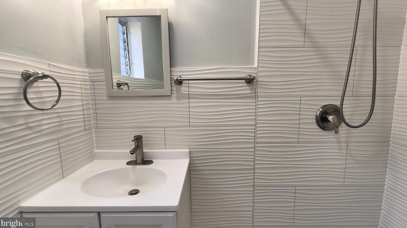 148 Huntingdon St, Philadelphia PA  19133-4028 exterior