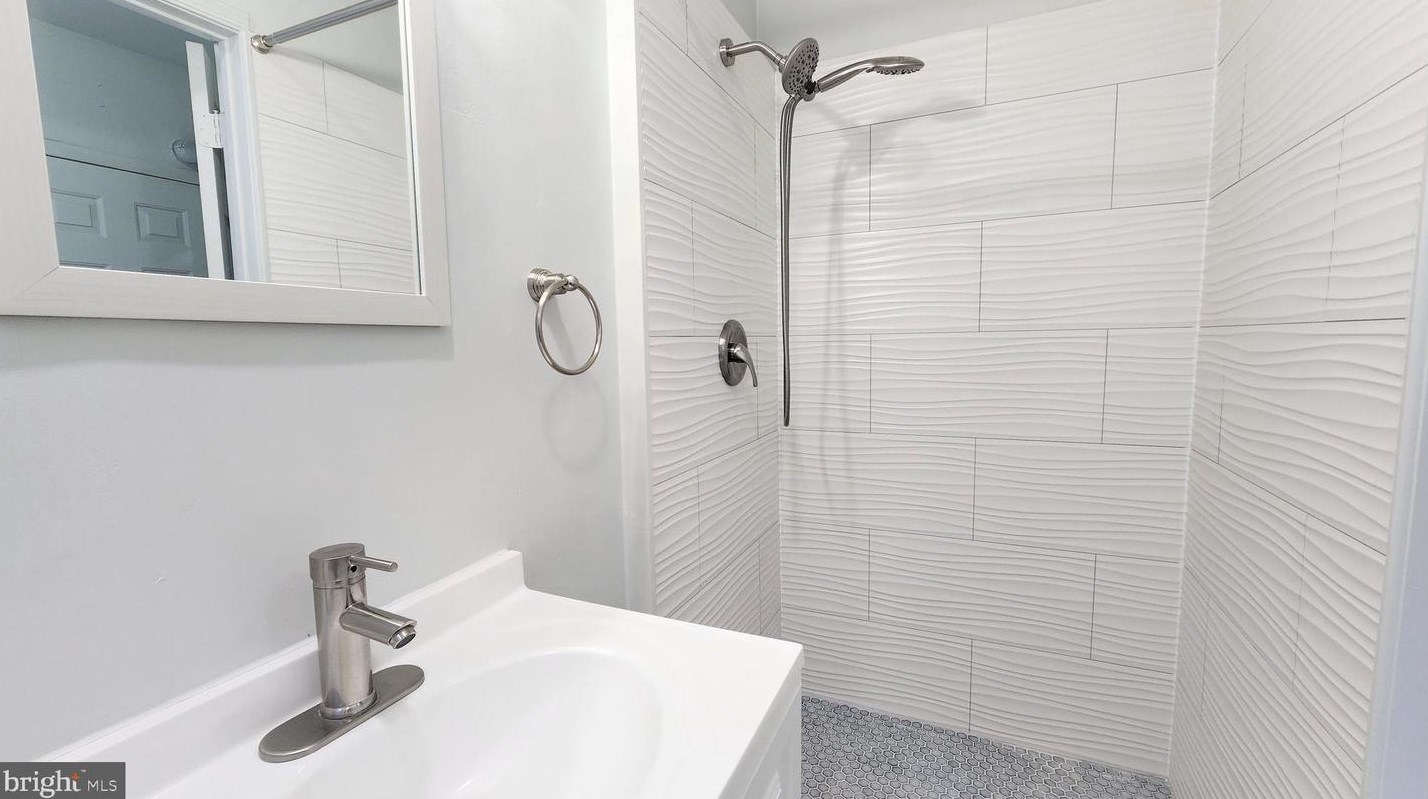 148 Huntingdon St, Philadelphia PA  19133-4028 exterior