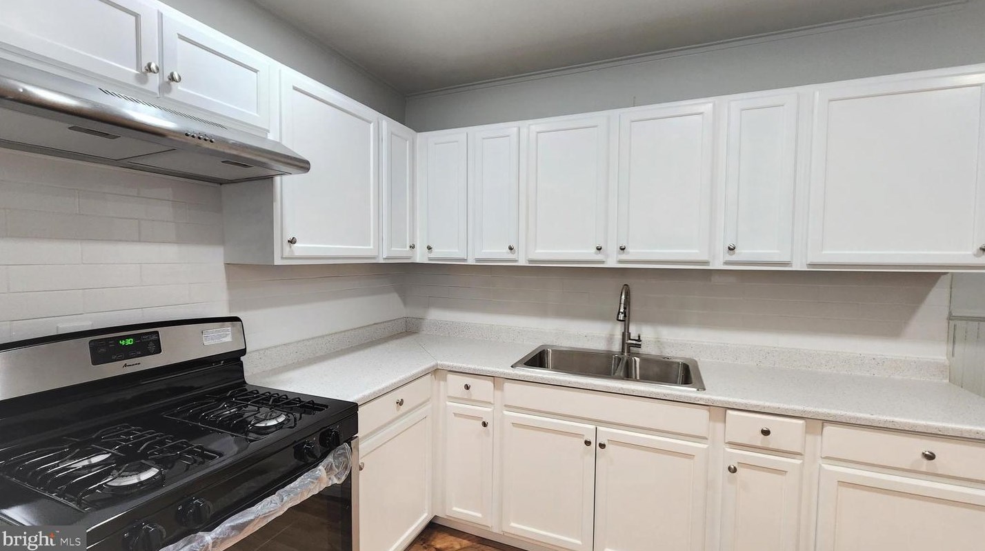 148 Huntingdon St, Philadelphia PA  19133-4028 exterior