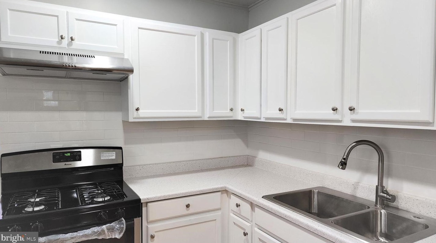 148 Huntingdon St, Philadelphia PA  19133-4028 exterior