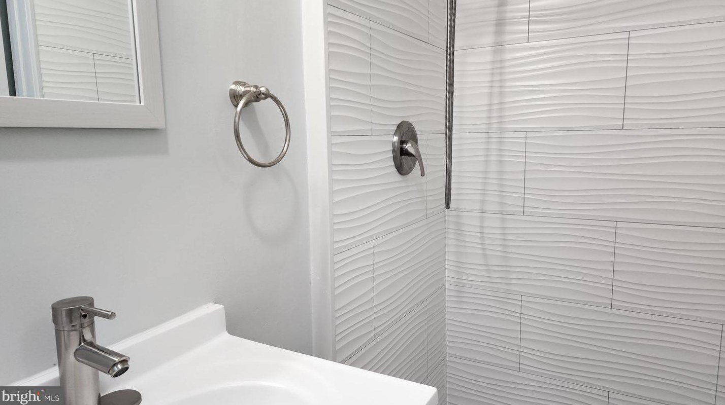 148 Huntingdon St, Philadelphia PA  19133-4028 exterior