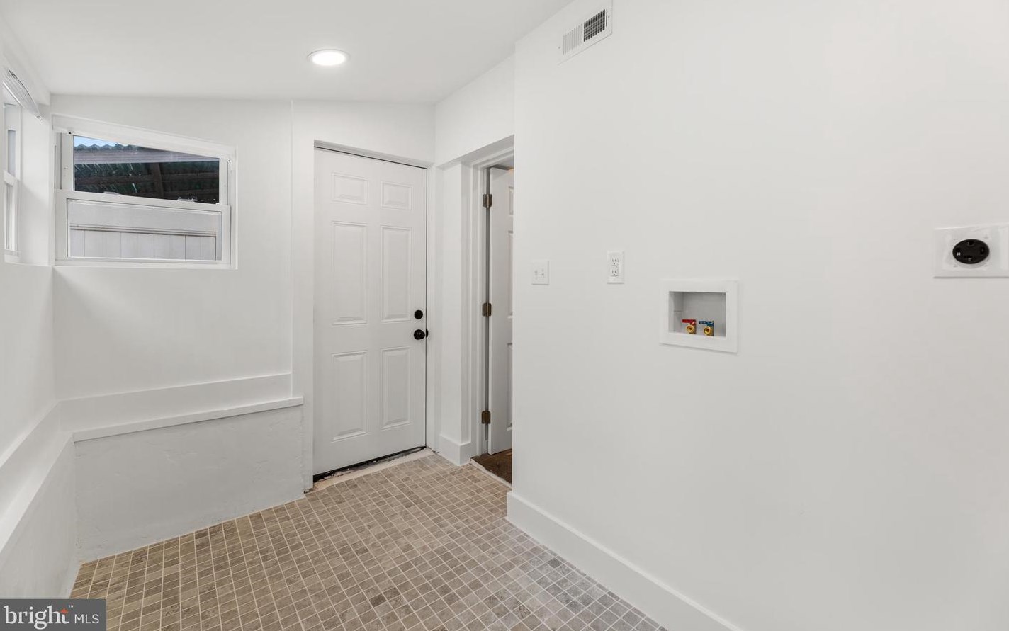 2972 Salmon St, Philadelphia PA  19134-5723 exterior