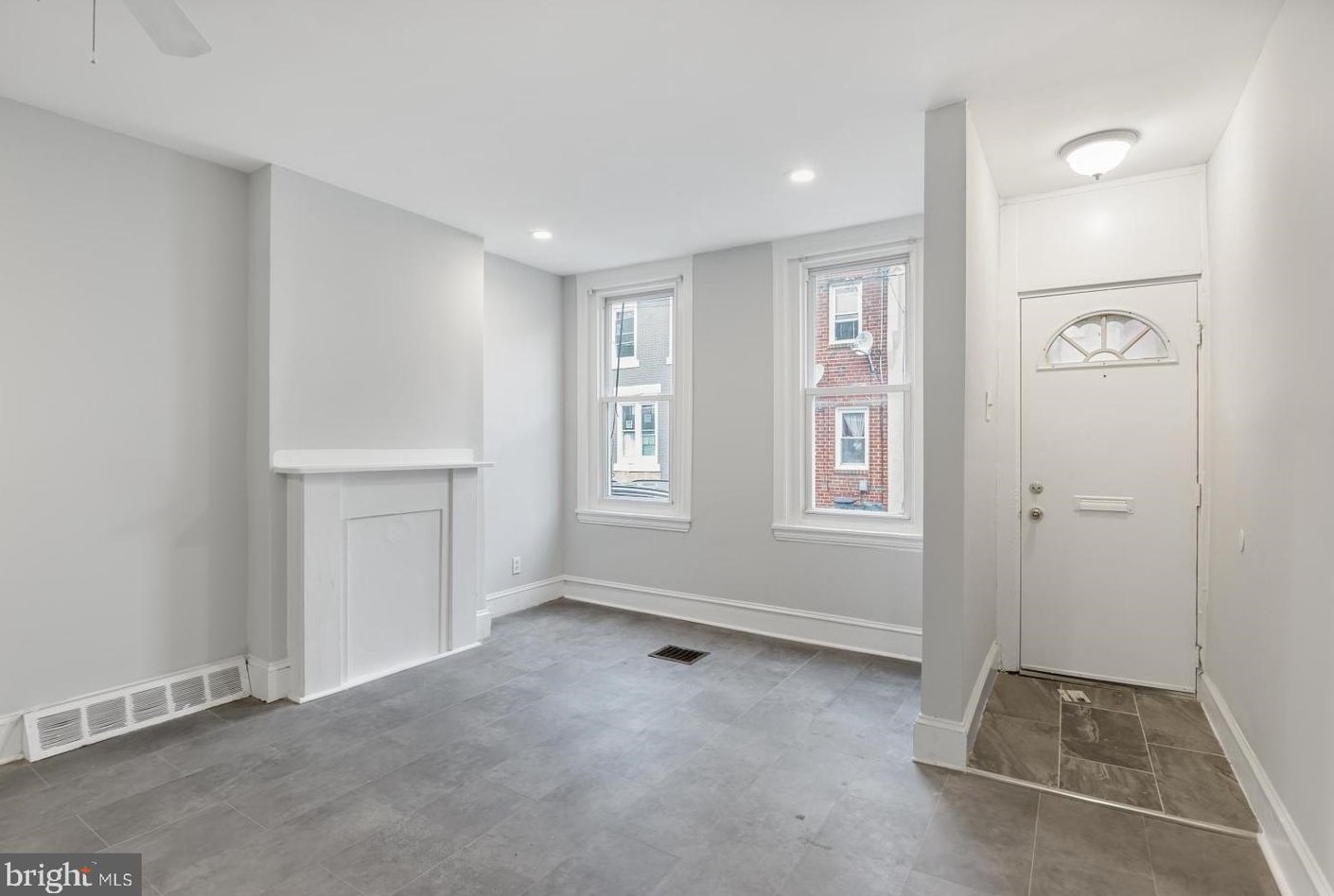 2016 Pierce St, Philadelphia, PA 19145