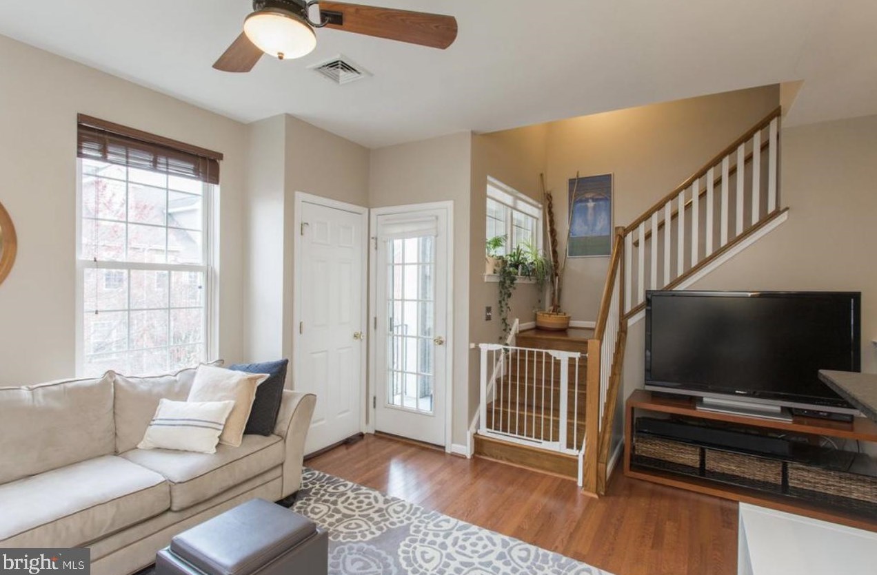 34 Brewerytown Ct, Philadelphia PA  19121-4431 exterior