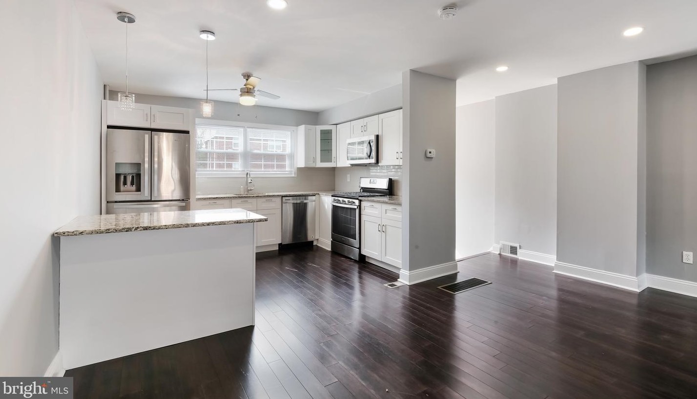 821 Hoffman Pl, Philadelphia, PA 19123-2006