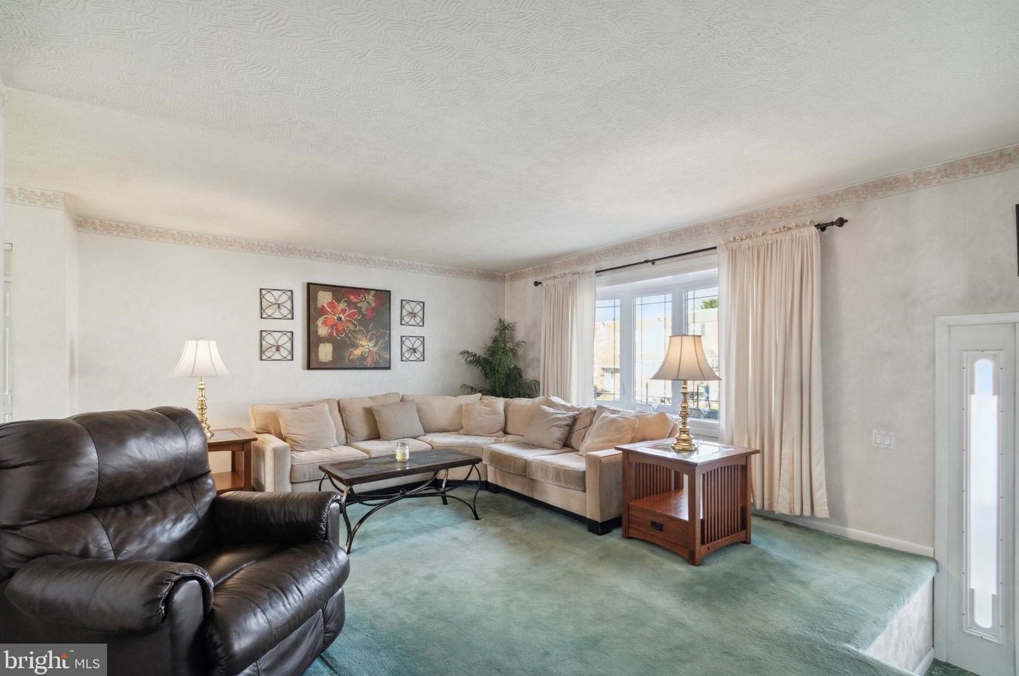 12035 Tyrone Rd, Philadelphia, PA 19154-1828