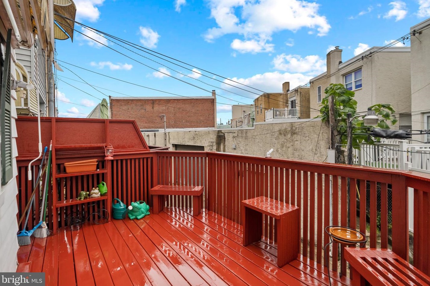 1725 Moyamensing Ave, Philadelphia PA  19148-1940 exterior