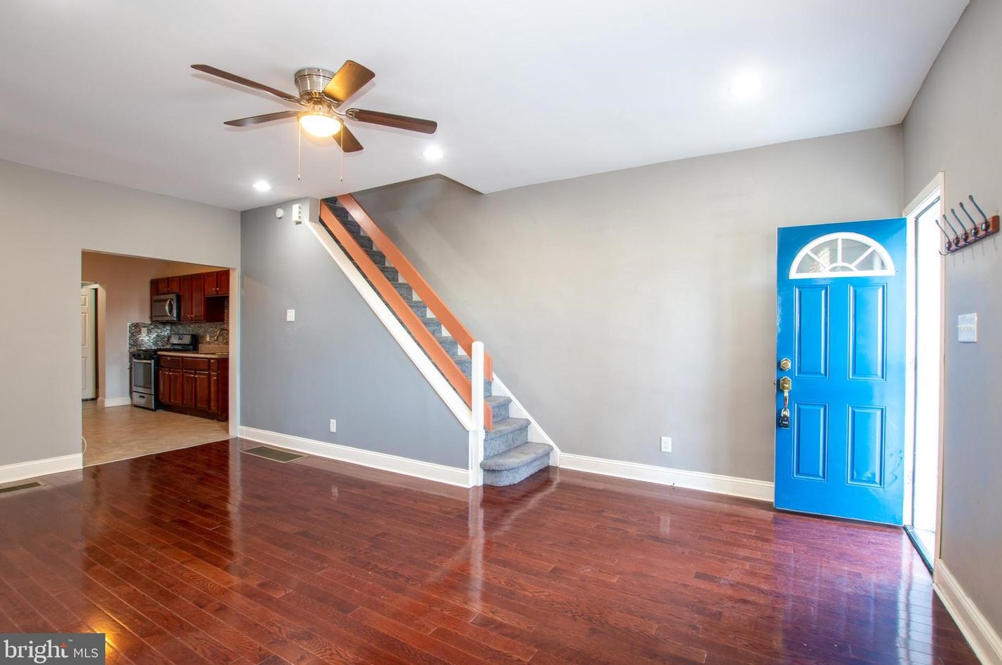 2707 Morris St, Philadelphia PA  19145-1211 exterior