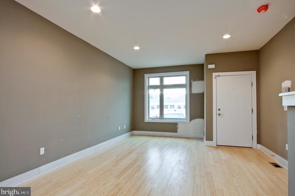 2034 Trenton Ave, Philadelphia, PA 19125