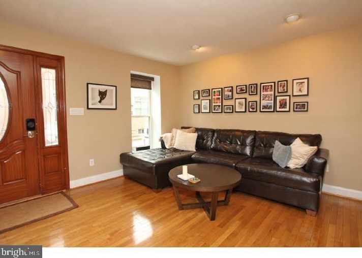 1103 Cantrell St, Philadelphia, PA 19148
