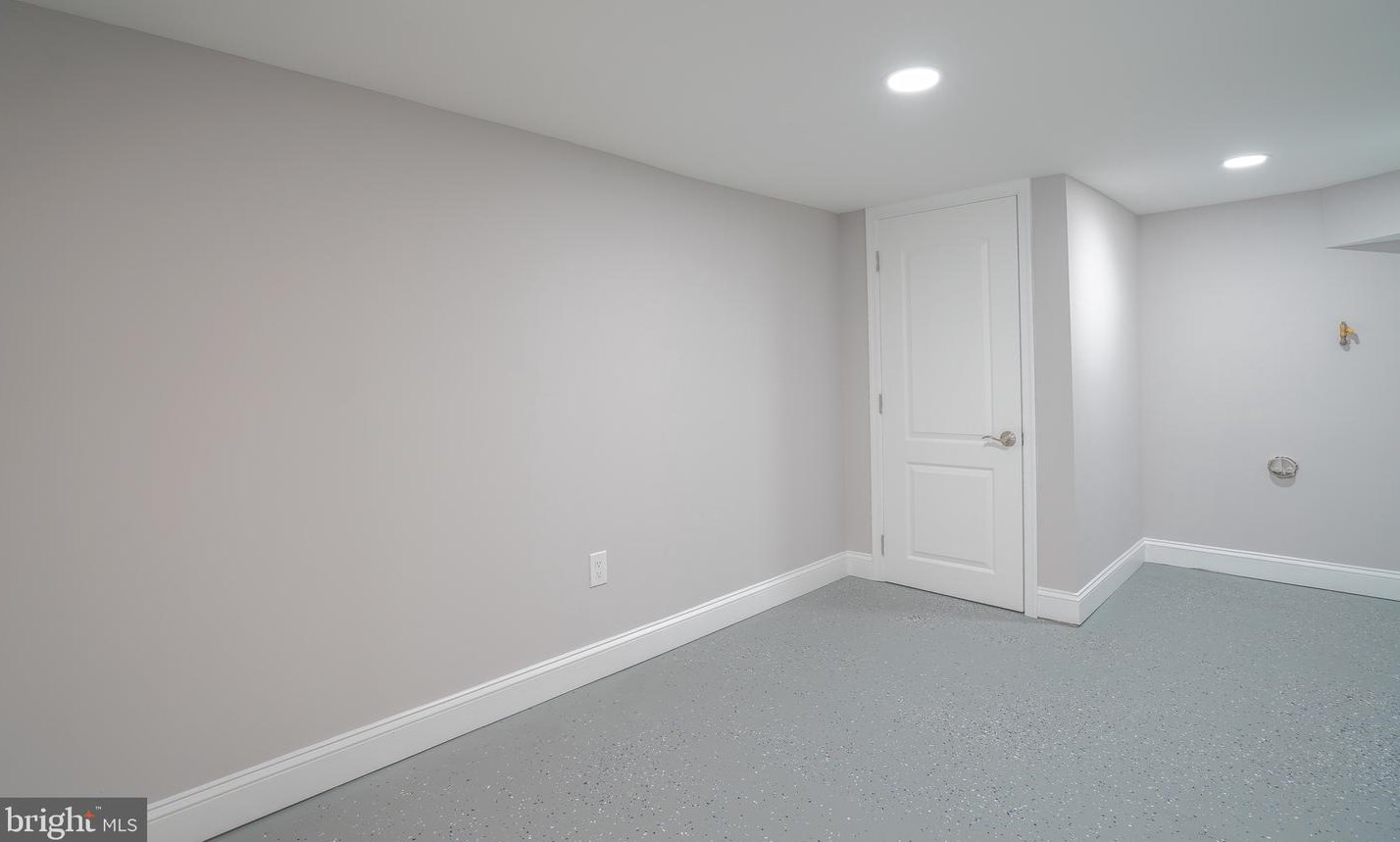 2309 Tasker St, Philadelphia PA  19145-1330 exterior
