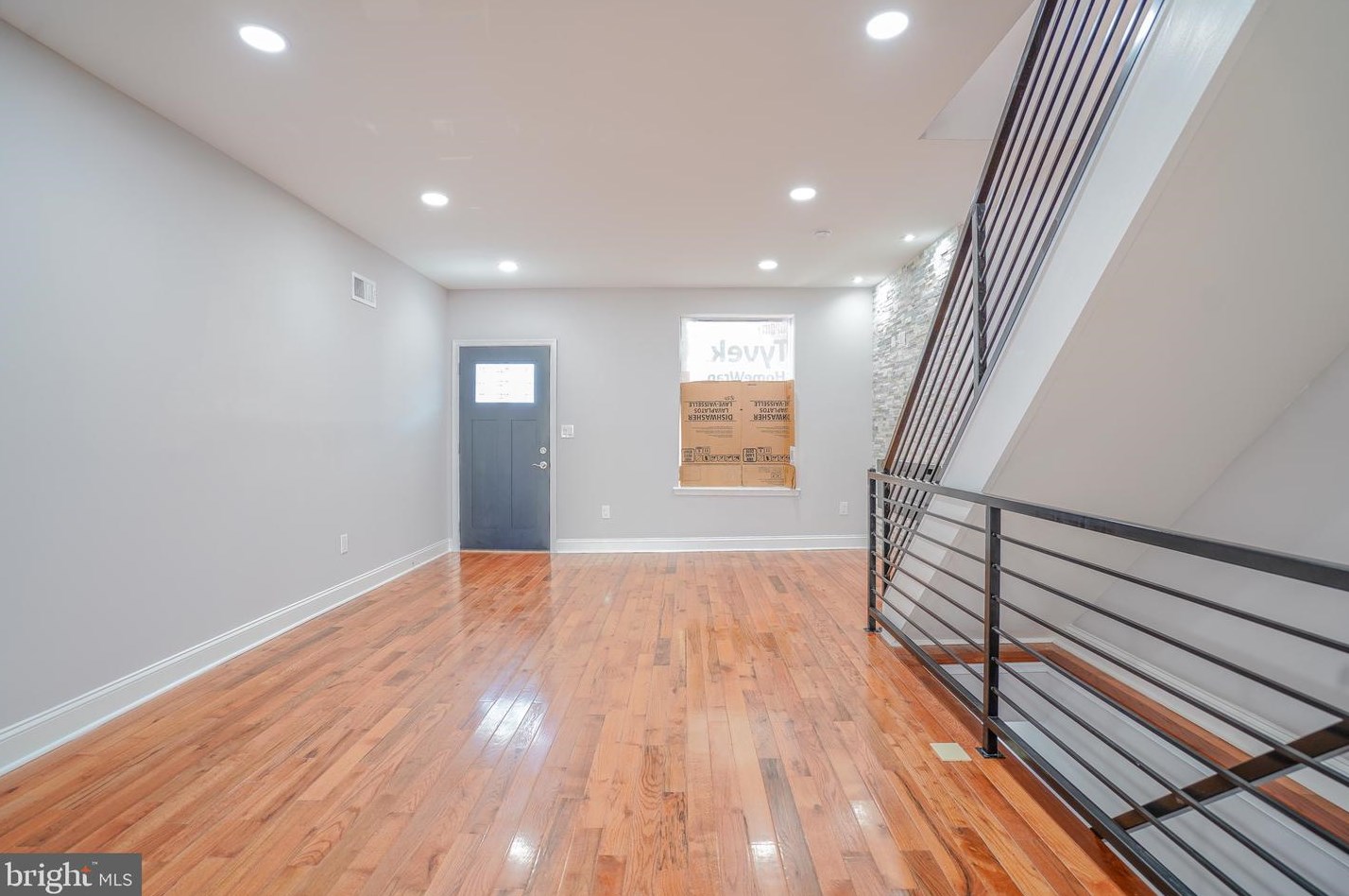 2309 Tasker St, Philadelphia PA  19145-1330 exterior