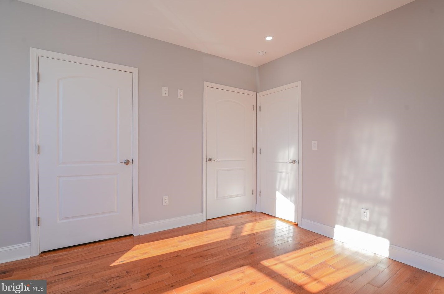 2309 Tasker St, Philadelphia PA  19145-1330 exterior