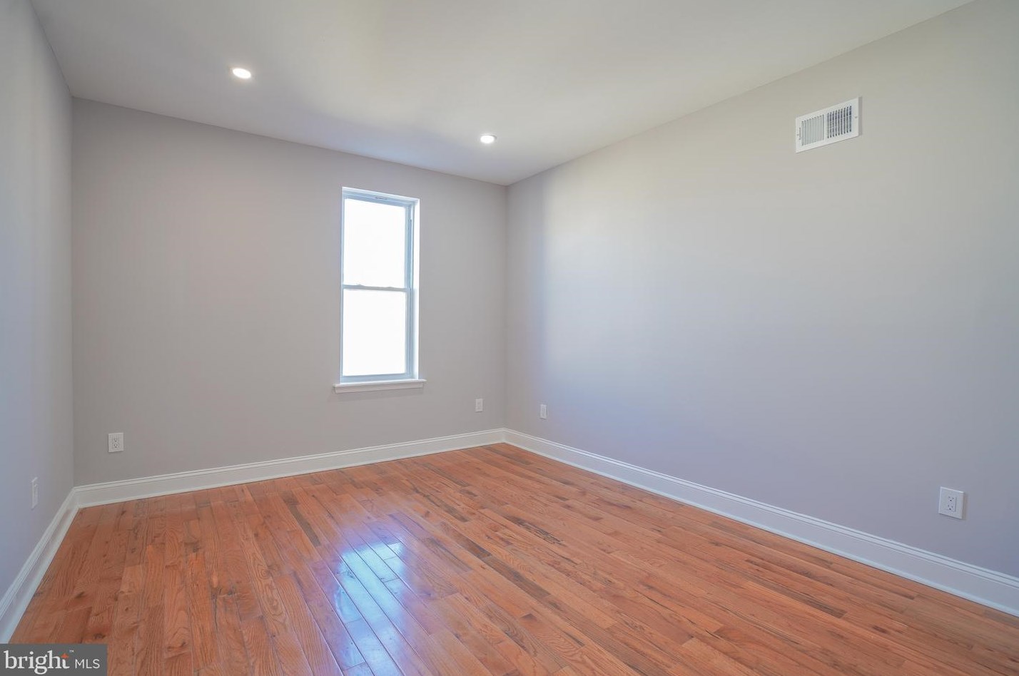 2309 Tasker St, Philadelphia PA  19145-1330 exterior