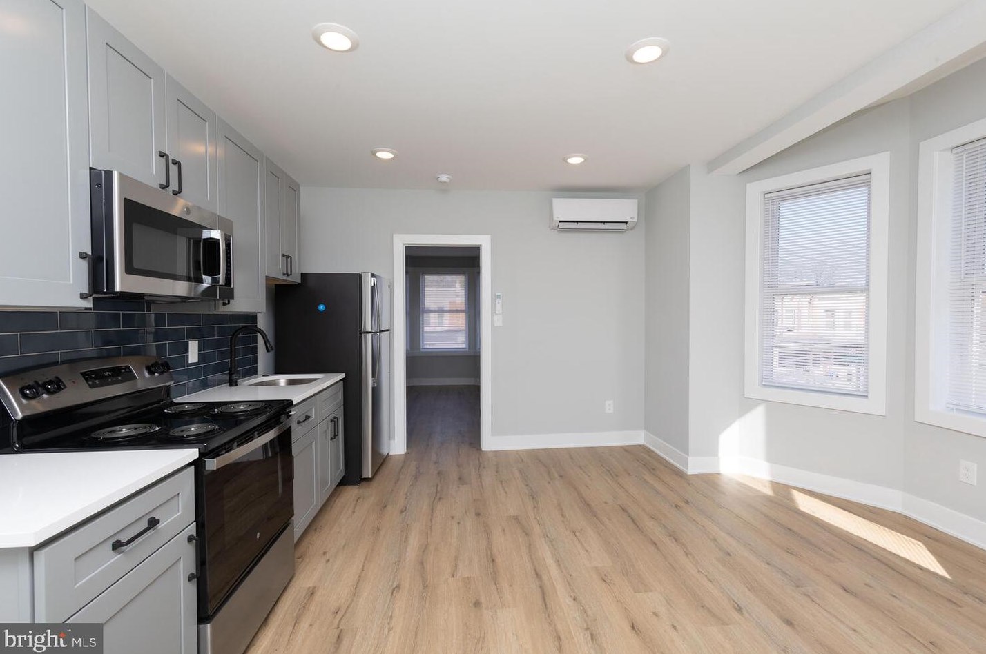 2914 Oxford Street W #3, Philadelphia, PA 19121