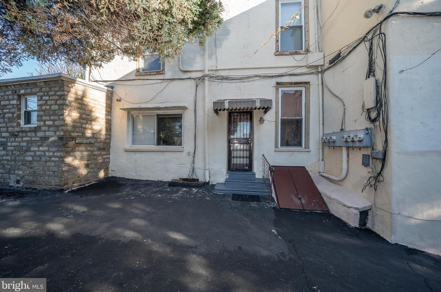 6623 Haverford Ave, Philadelphia PA  19151-3600 exterior