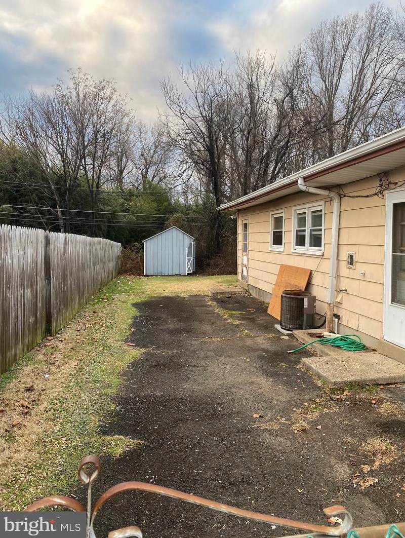 9328 Trout Rd, Philadelphia, PA 19115-3606