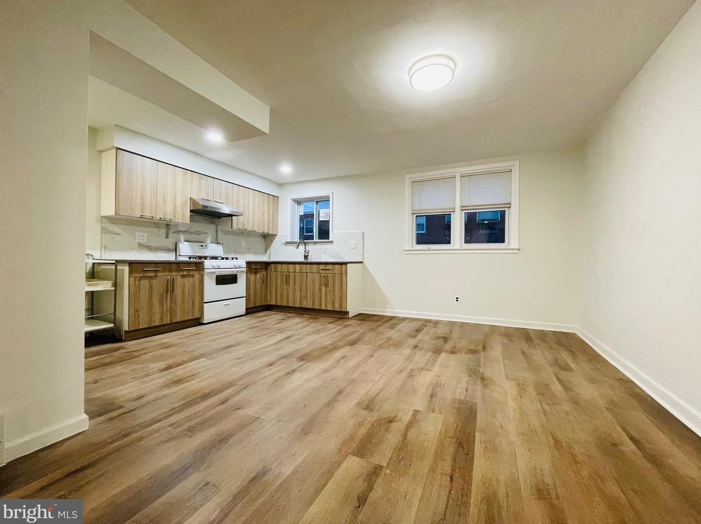 2129 Longshore Ave, Philadelphia PA  19149-1818 exterior