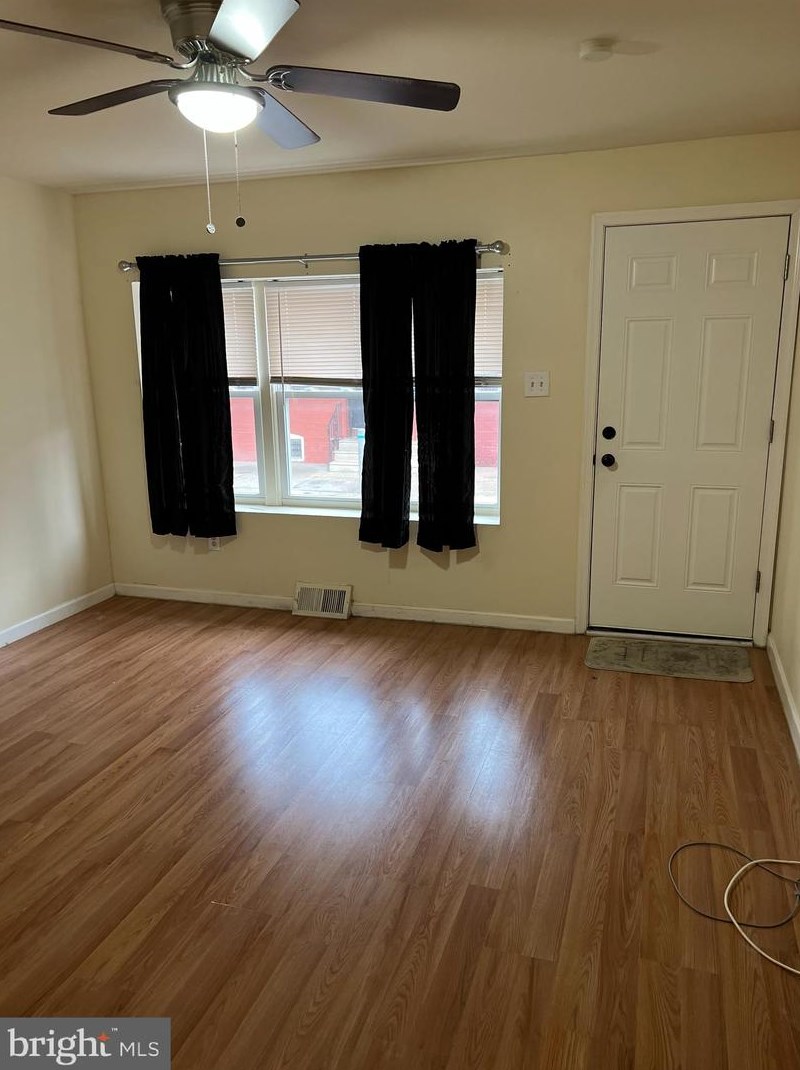 6655 Edmund St, Philadelphia, PA 19135