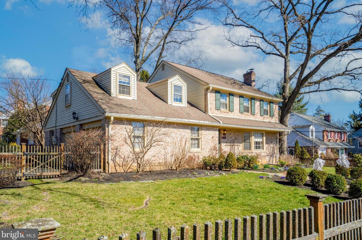 8311 Crittenden St, Philadelphia, PA 19118-2913