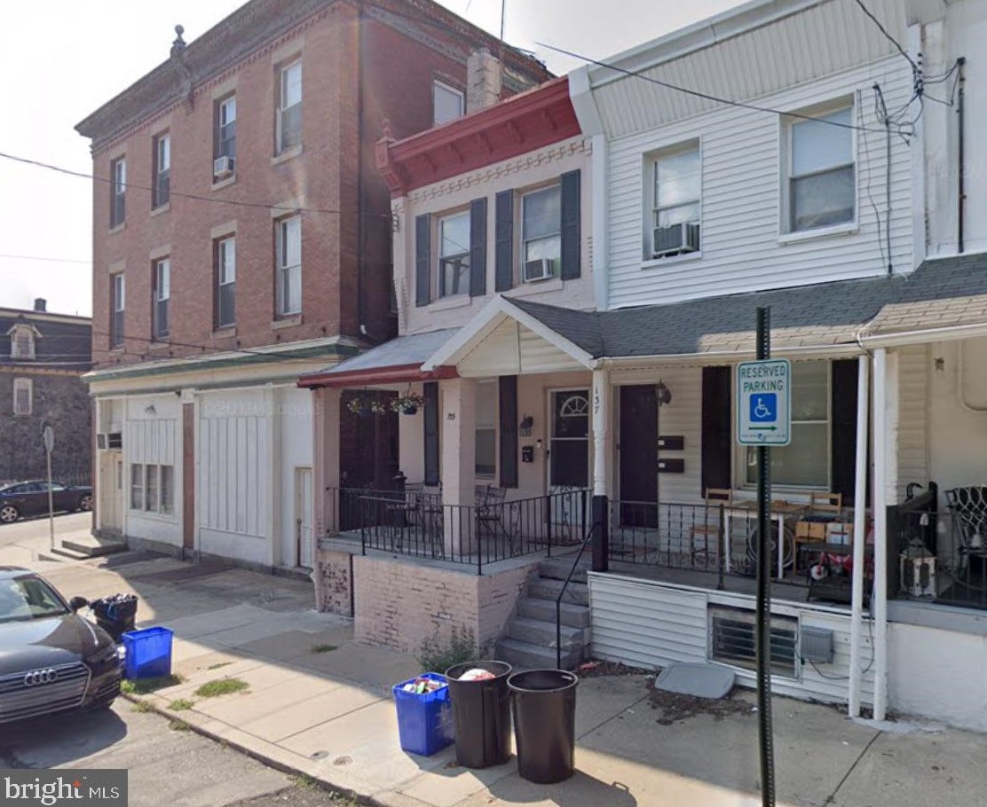 137 Sumac St #1st Fl, Philadelphia, PA 19128