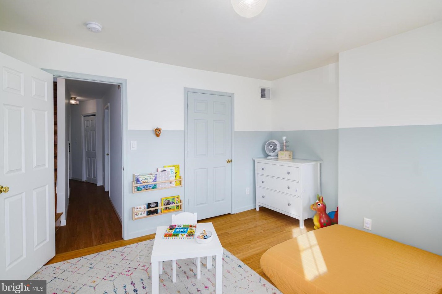 2454 Amber St, Philadelphia PA  19125-1619 exterior