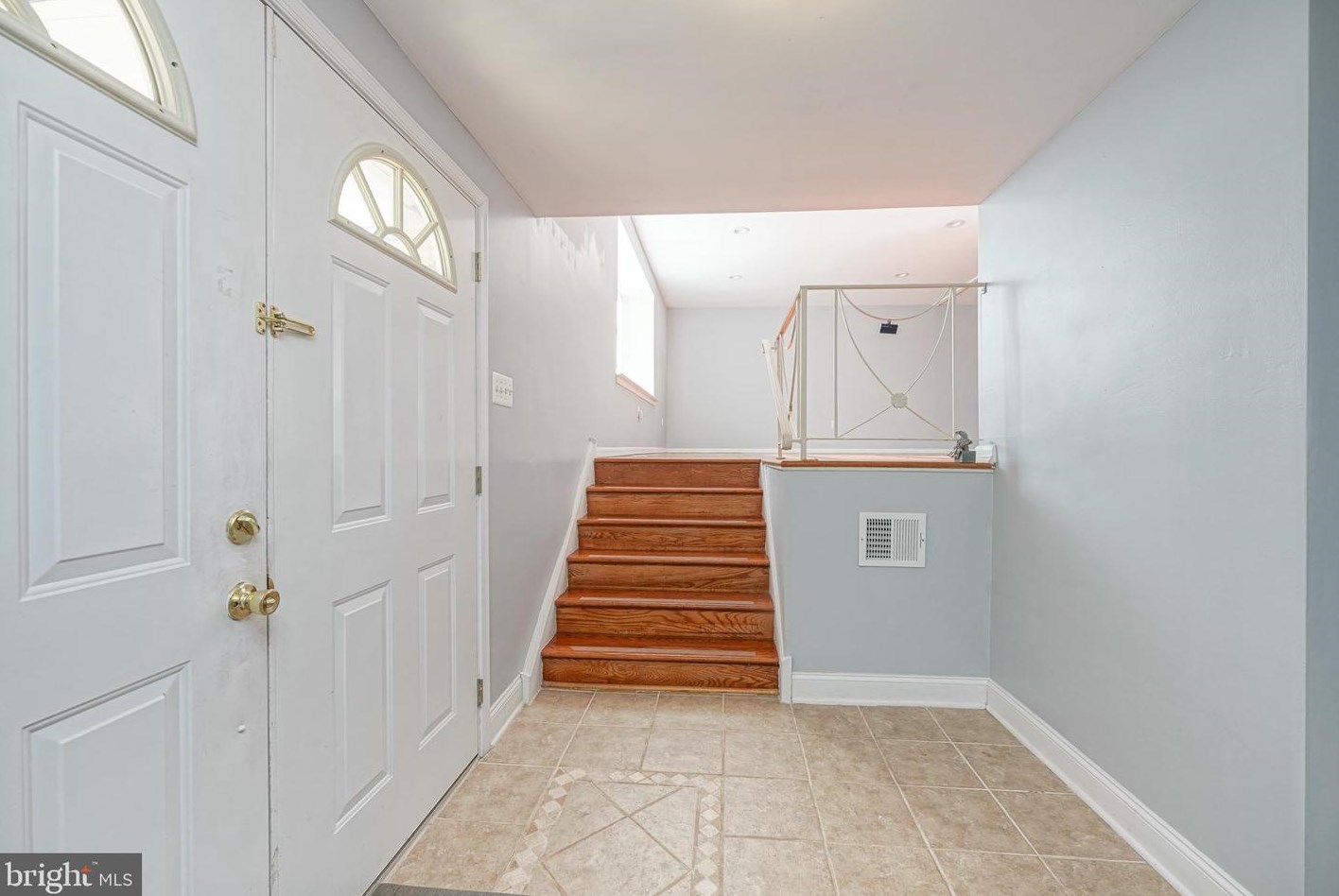 12006 Audubon Ave, Philadelphia, PA 19116-4002