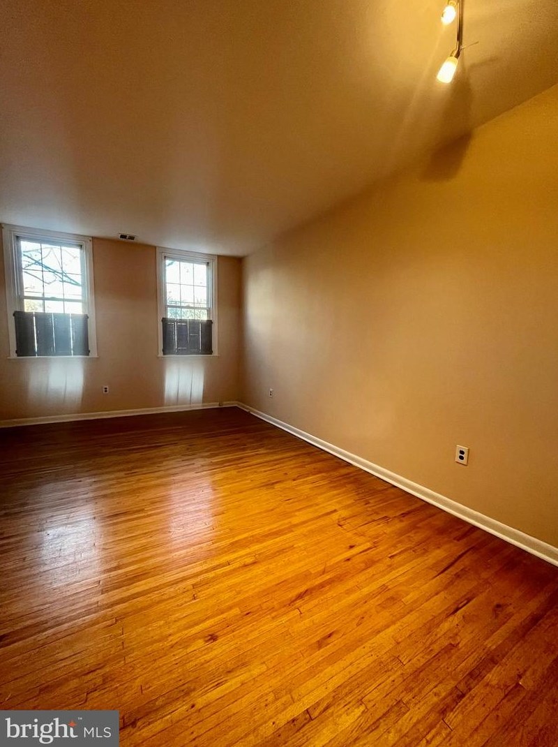 508 S 7th St #1, Philadelphia, PA 19147