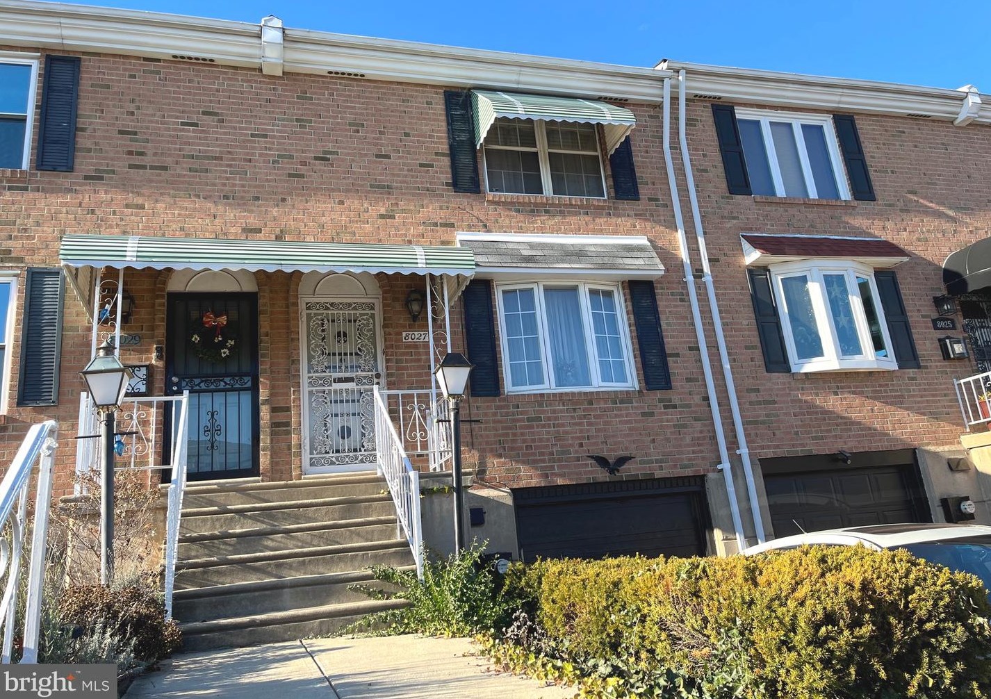 8027 Mars Pl, Philadelphia, PA 19153-1111