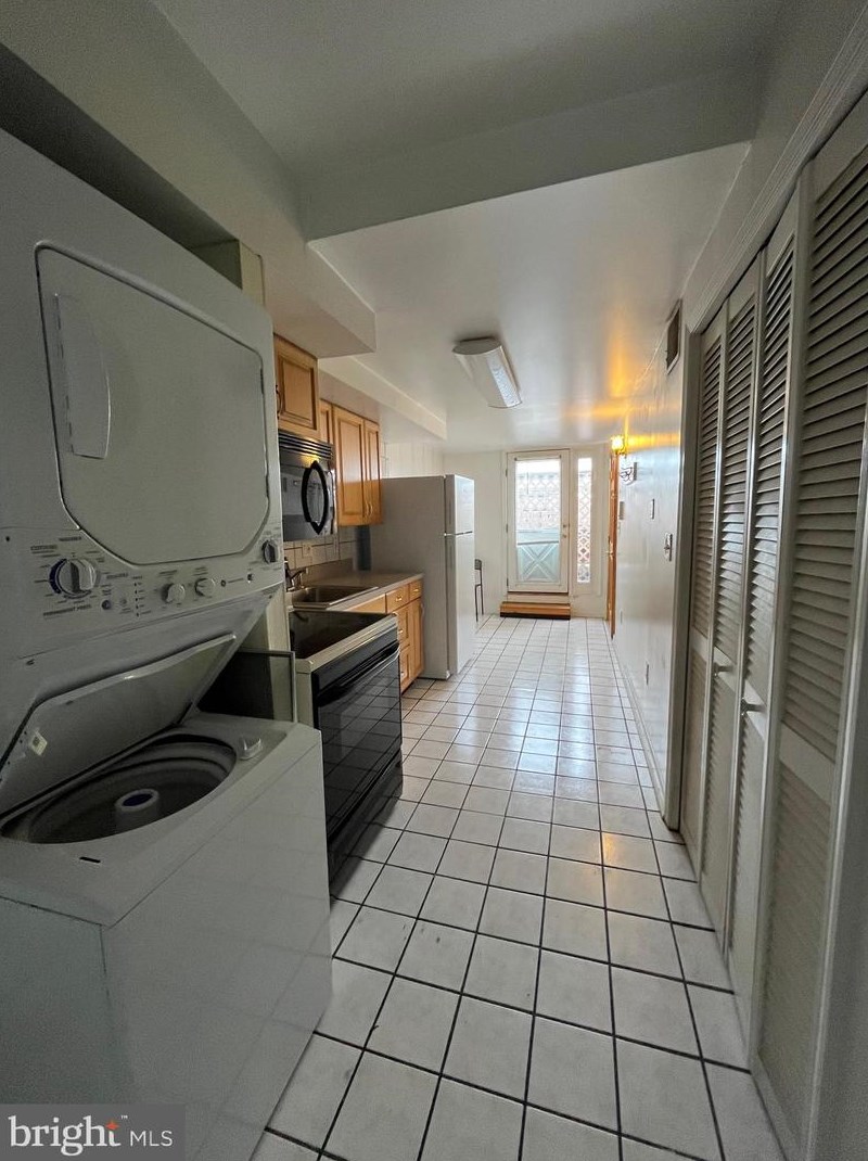 2537 S Broad St #3, Philadelphia, PA 19148