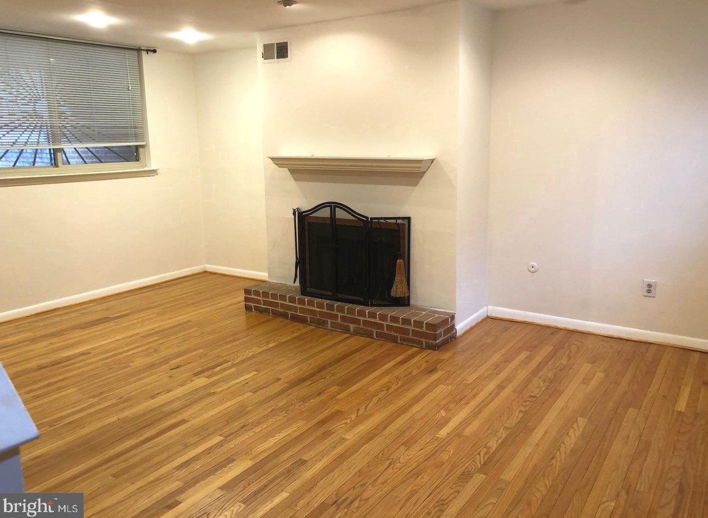 718 Rodman St, Philadelphia, PA 19147-1324