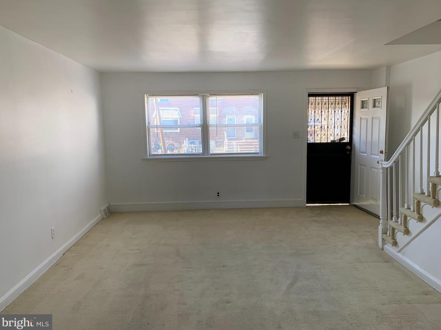 6437 Akron St, Philadelphia, PA 19149-2924