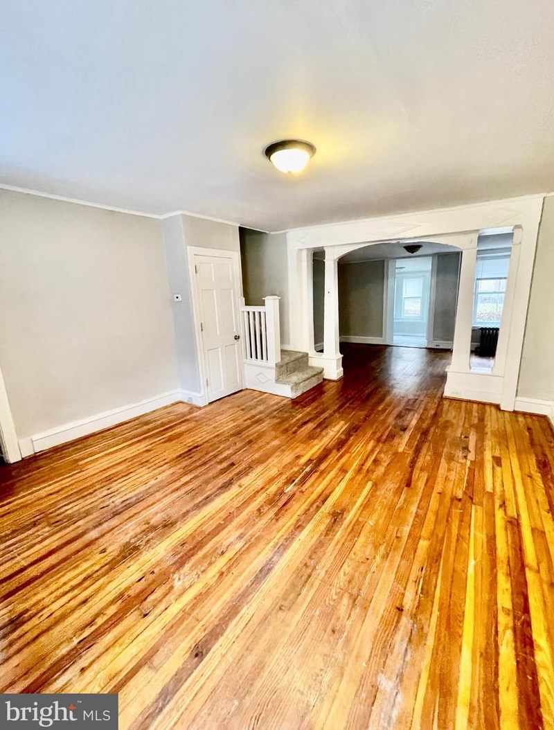 111 Carson St, Philadelphia, PA 19127-1307