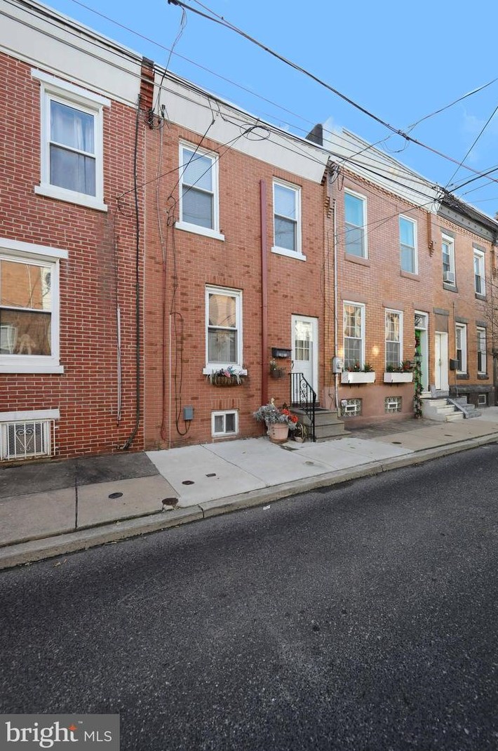 2653 Miller St, Philadelphia, PA 19125-2328