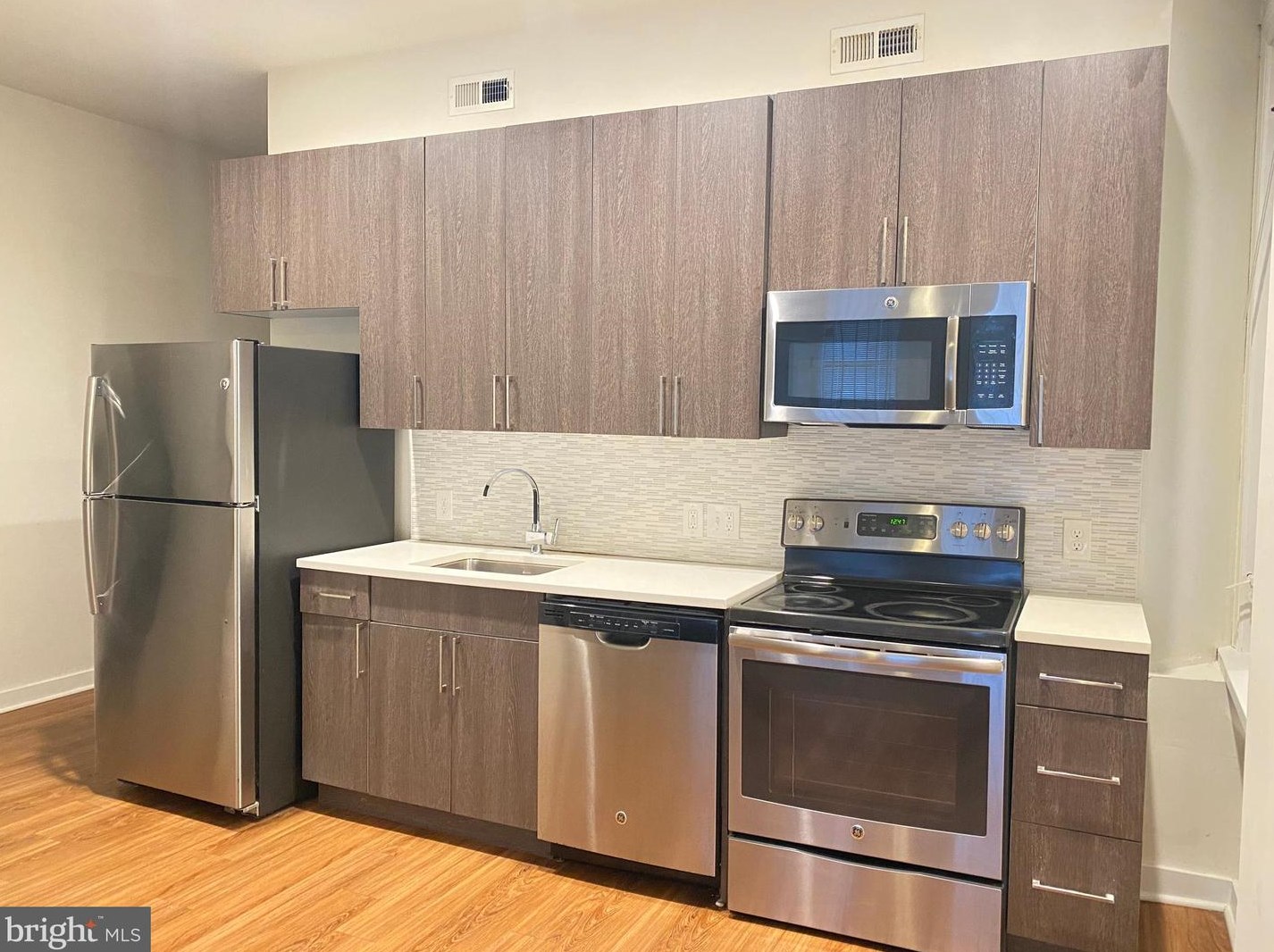 4027 Baring St, Philadelphia PA 19104-2271 exterior