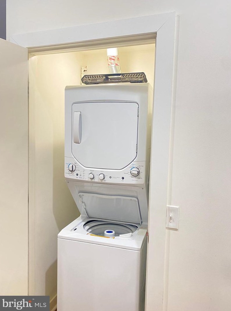 4027 Baring St, Philadelphia PA 19104-2271 exterior