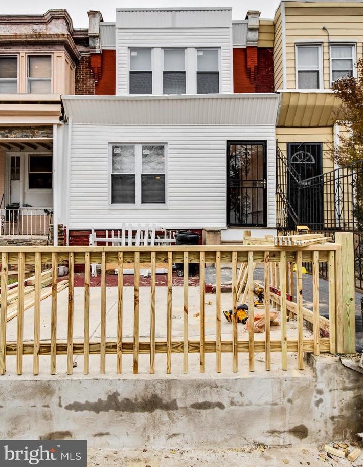 1963 Laveer St, Philadelphia, PA 19141-1403