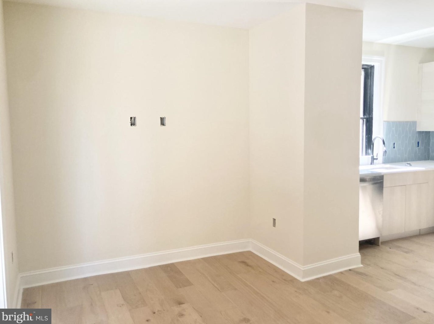 649 N 15th St #3f, Philadelphia, PA 19130