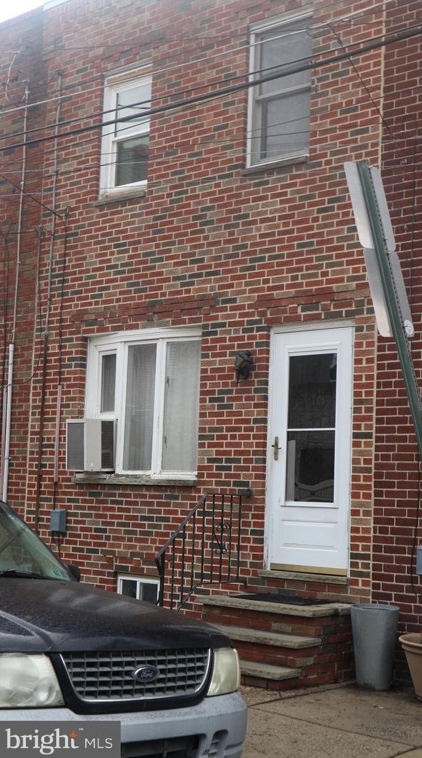 2246 Taggert St, Philadelphia, PA 19125-2918