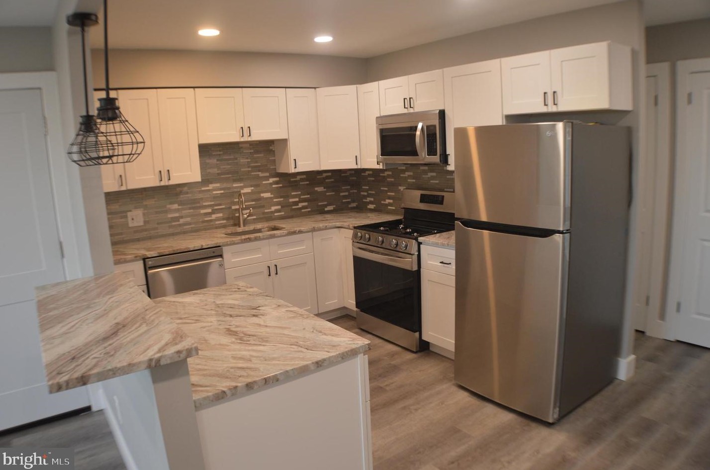 8268 Leon St, Philadelphia, PA 19136