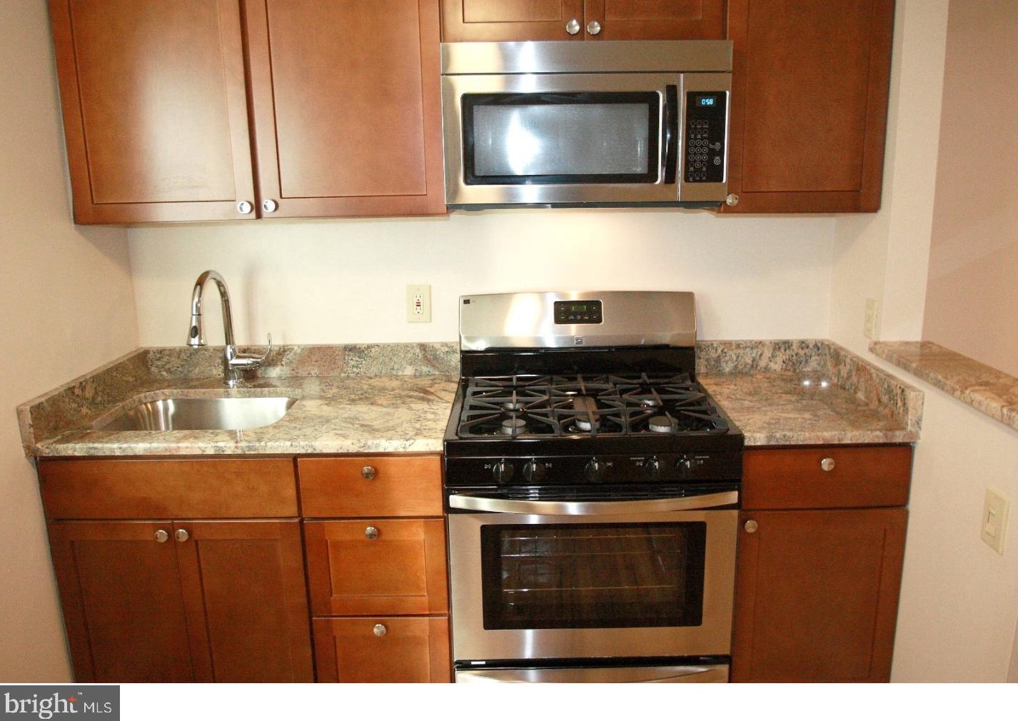 1145 S 11th St #2, Philadelphia, PA 19147