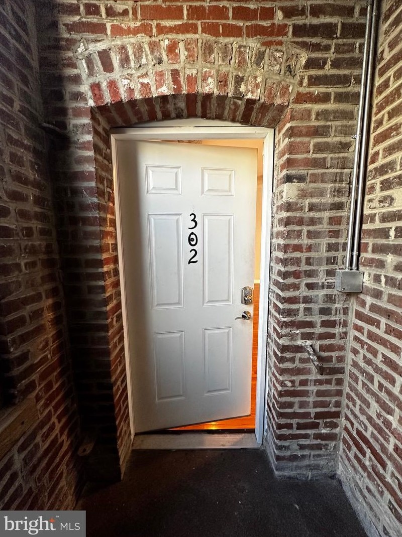 813 N 5th St #302, Philadelphia, PA 19123