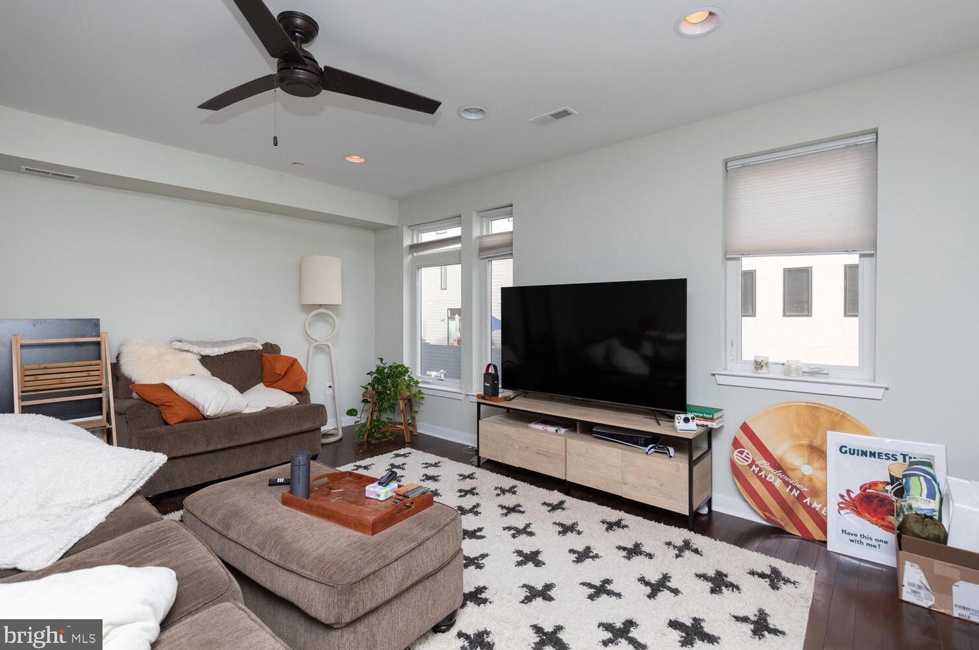 413 Wallace St #2e, Philadelphia, PA 19123