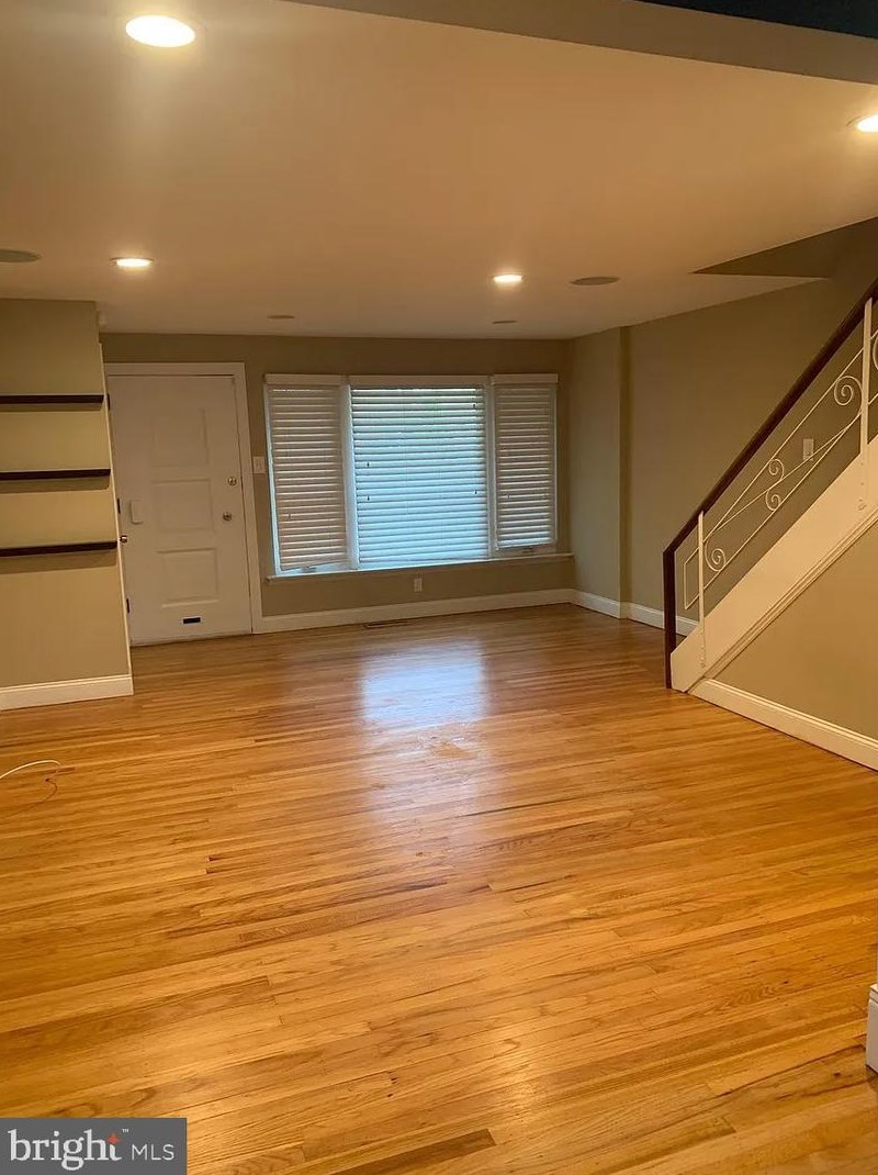 5470 Quentin St, Philadelphia, PA 19128-2819