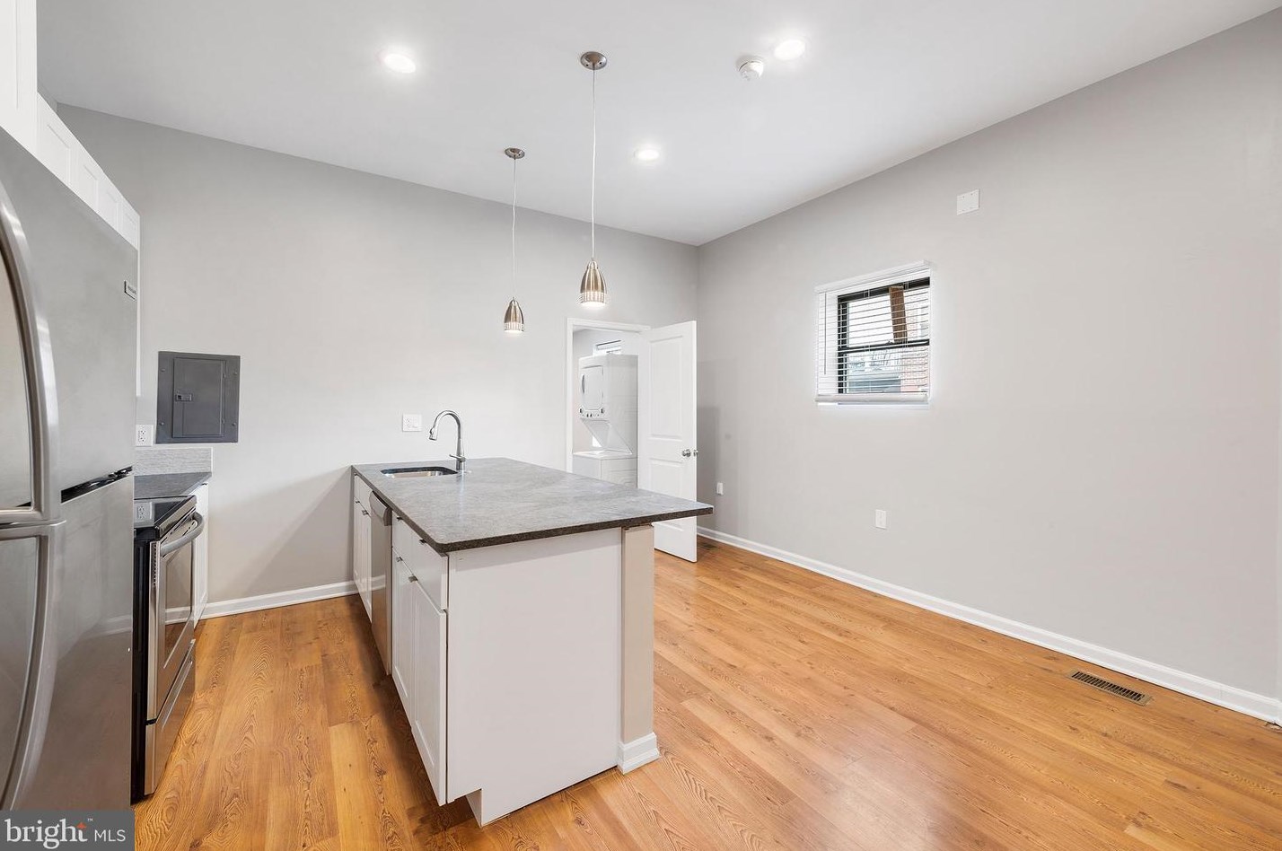 1226 S 27th St #a, Philadelphia, PA 19146