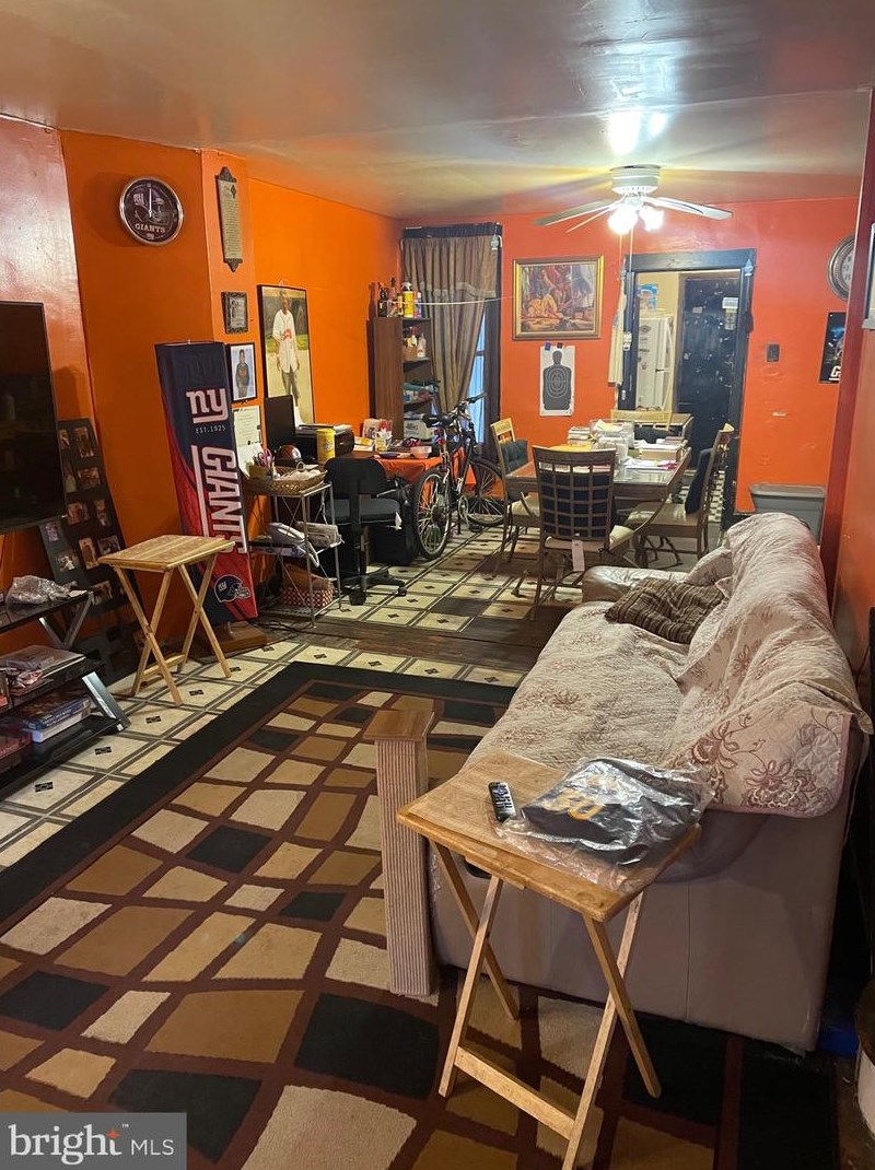 3125 Tasker St, Philadelphia, PA 19145-1120
