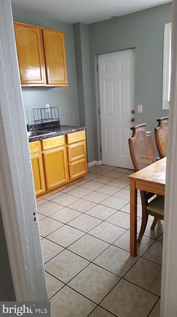 1303 Venango St, Philadelphia PA 19140-4133 exterior