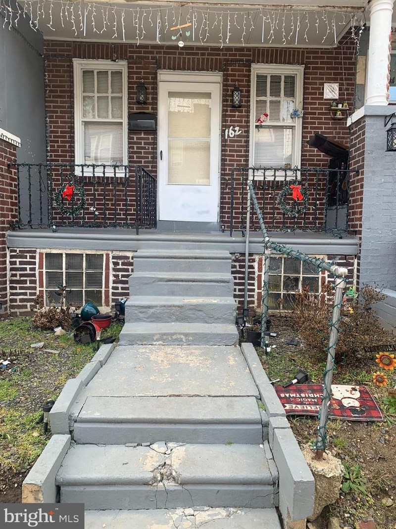 162 Thelma St, Philadelphia, PA 19140-1625