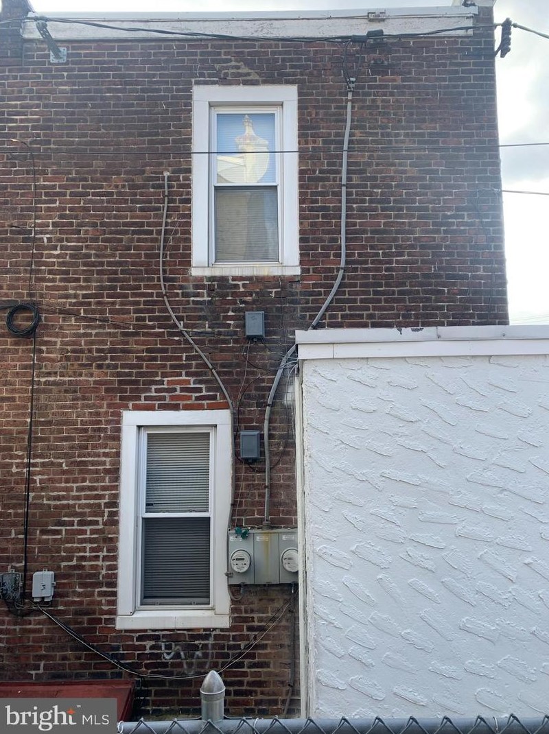 325 Lindley Ave, Philadelphia PA 19141-2211 exterior