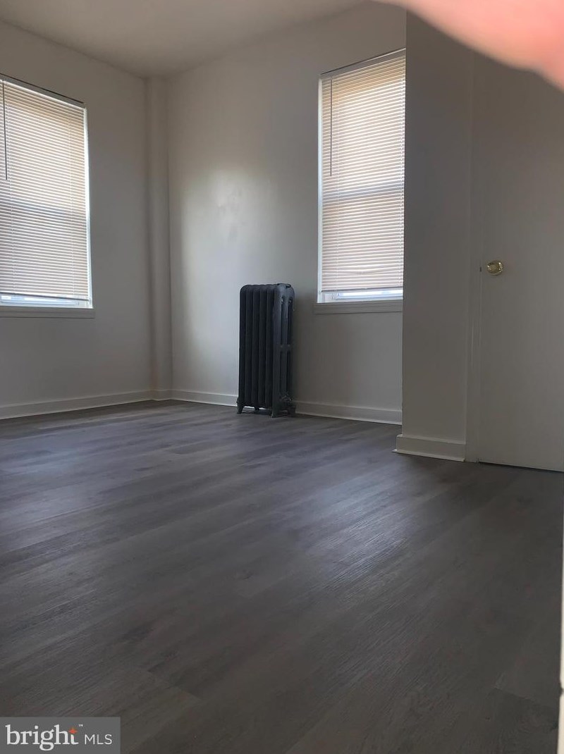 325 Lindley Ave, Philadelphia PA 19141-2211 exterior